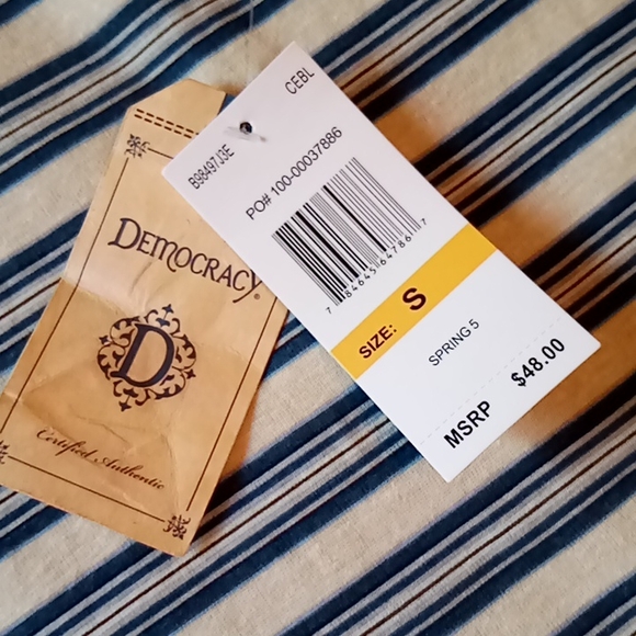 Democracy Blue & Cream Cold Shoulder Top 🆕 - Picture 7 of 9